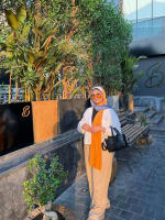 Flowy pants in latte
