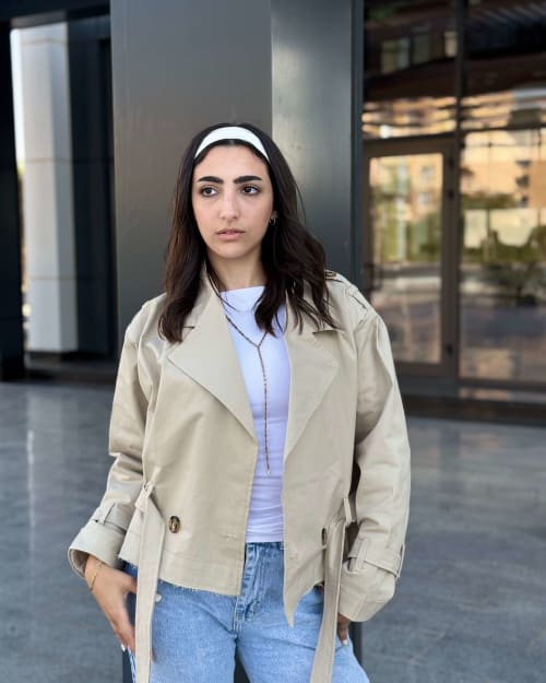 Cropped trench coat in beige