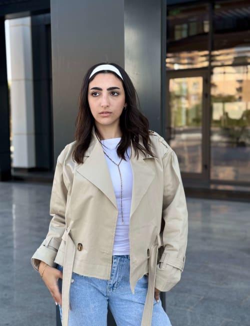 Cropped trench coat in beige