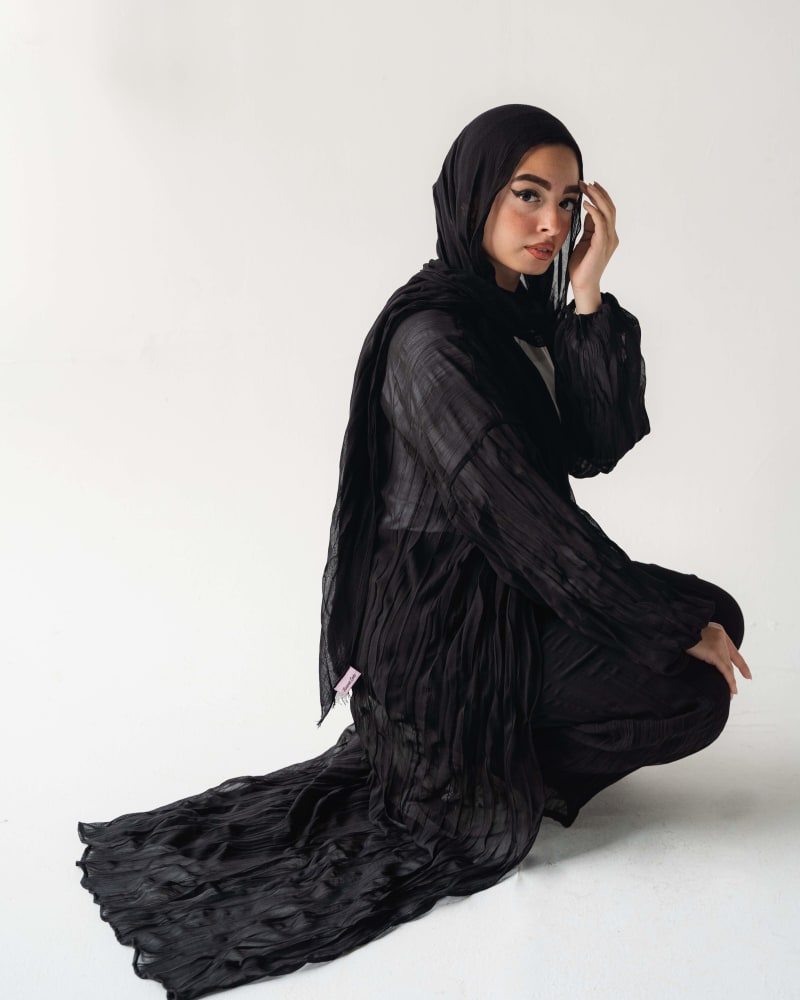 Chiffon Pleated kimono in black 