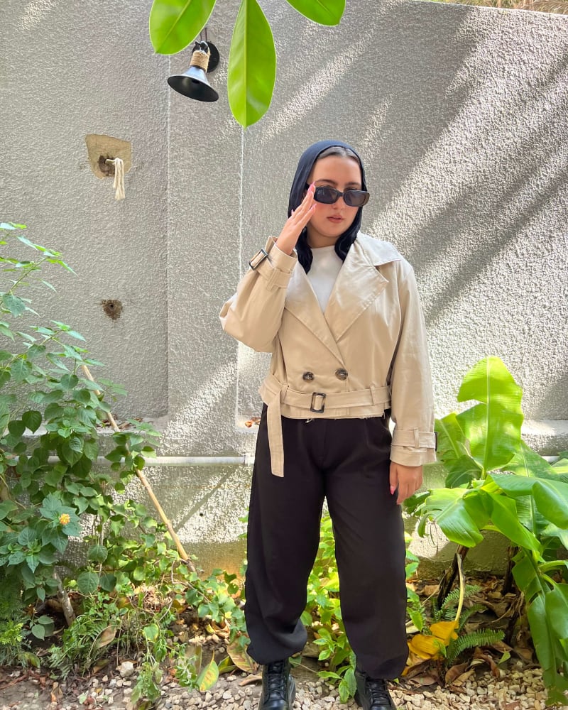 Cropped trench coat in beige