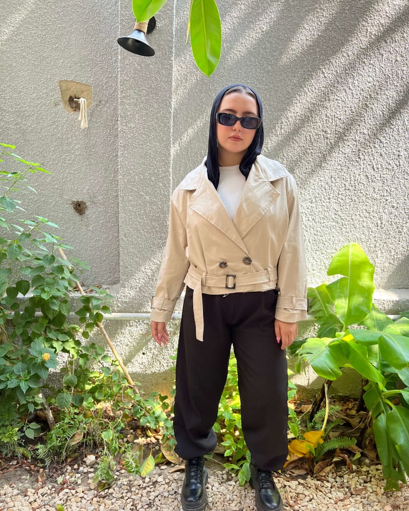 Cropped trench coat in beige