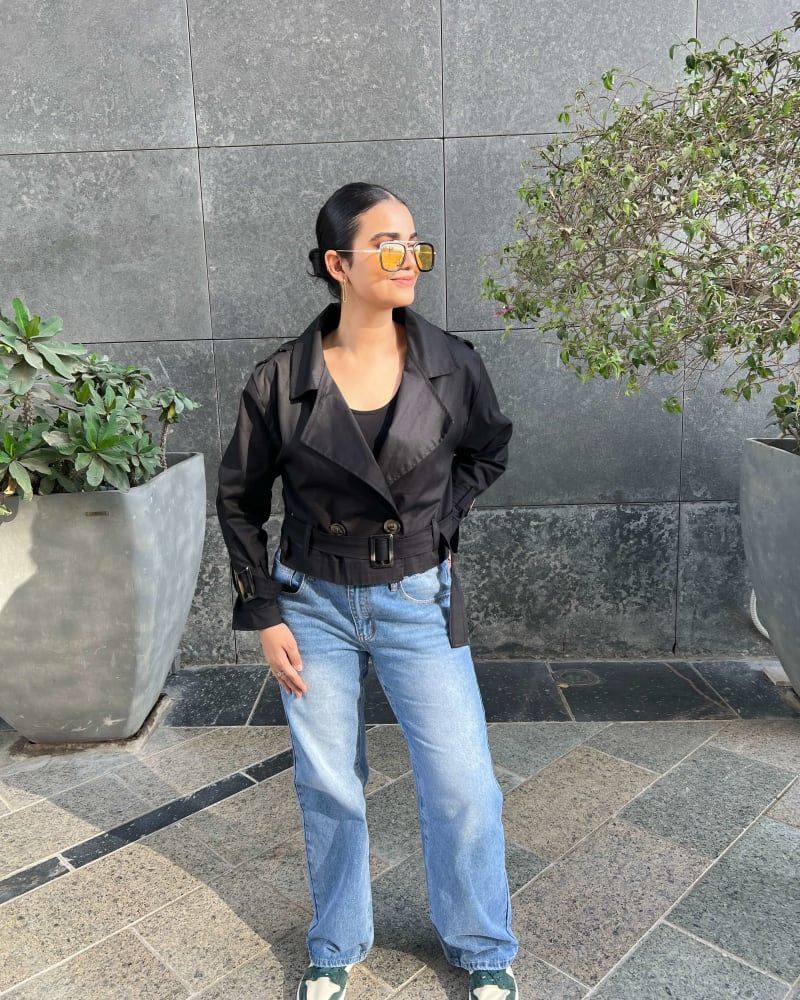 Cropped trench coat in black