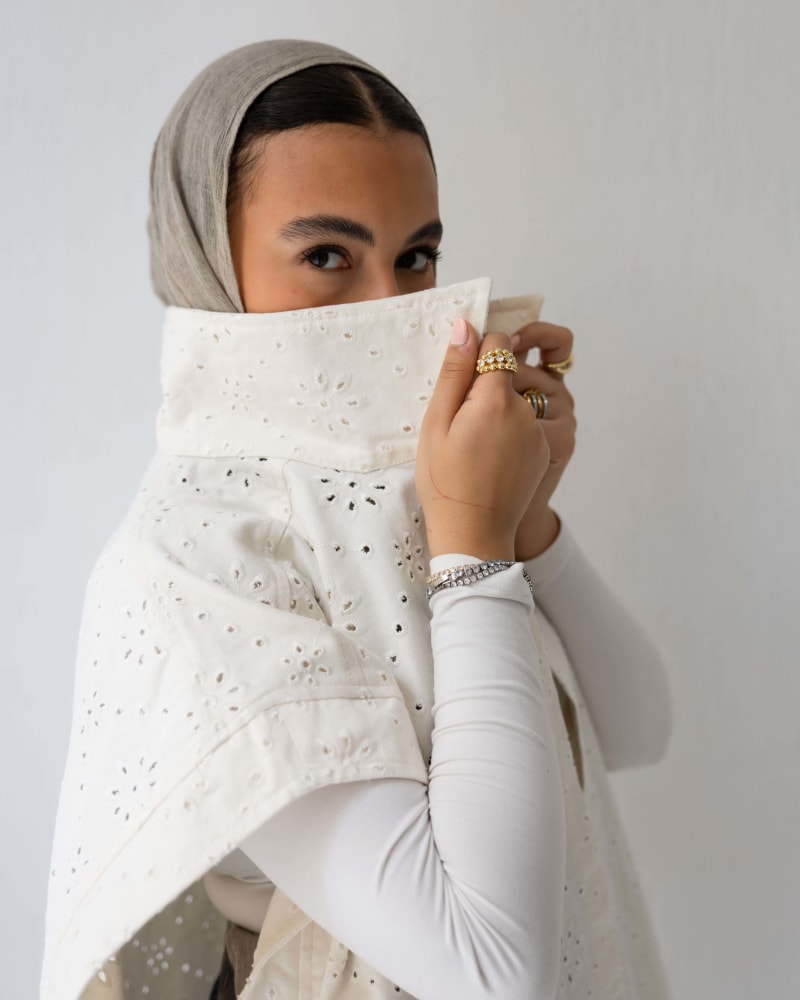 Broderie Anglaise vest